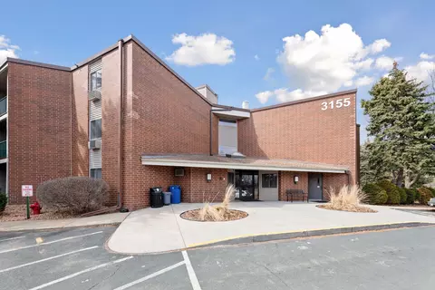 3155 Coachman Rd #379, Eagan, MN 55121