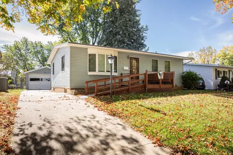3582 6th Pl NW, Rochester, MN 55901