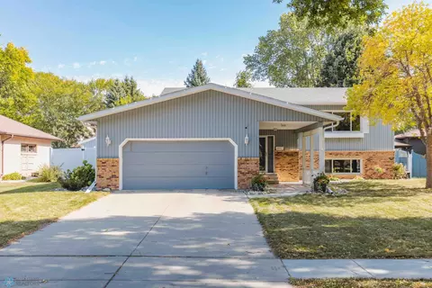 3055 Bohnet Blvd N, Fargo, ND 58102