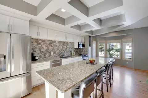 9506 Geisler Rd, Eden Prairie, MN 55347