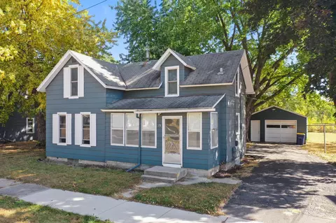 15 Irving Ave, Faribault, MN 55021