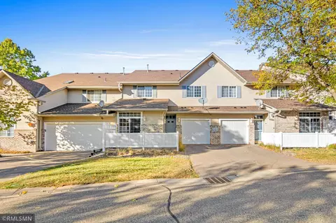 2642 Mallard Dr, Woodbury, MN 55125