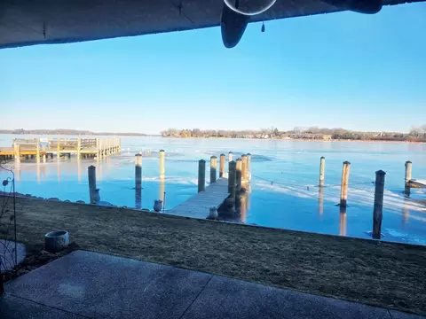 405 Lake St, Excelsior, MN 55331 photo 2