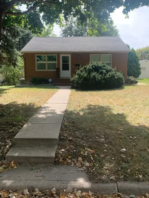 611 W 7th St, Mankato, MN 56001