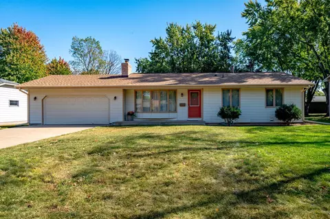 132 8th Ave NE, Osseo, MN 55369