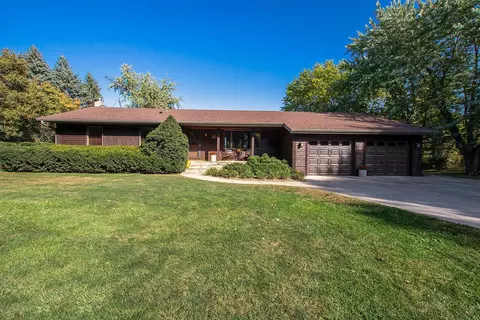 24858 Vista Rd, Hutchinson, MN 55350