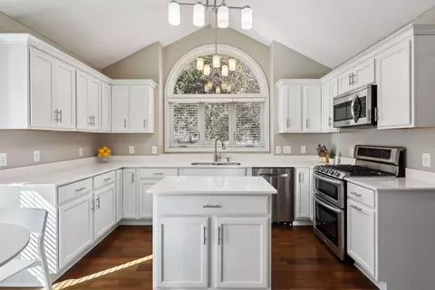 3951 Hidden Pond Trl NE, Prior Lake, MN 55372