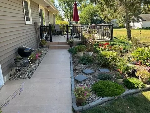 Exterior - 456 Cedar Ave, Westbrook, MN 56183 photo 5 of 8