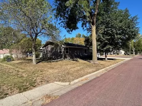 Exterior - 456 Cedar Ave, Westbrook, MN 56183 photo 2 of 8