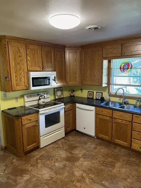 Kitchen - 456 Cedar Ave, Westbrook, MN 56183 photo 3 of 3