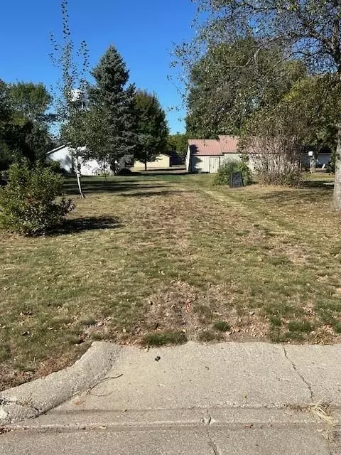 Exterior - 456 Cedar Ave, Westbrook, MN 56183 photo 7 of 8
