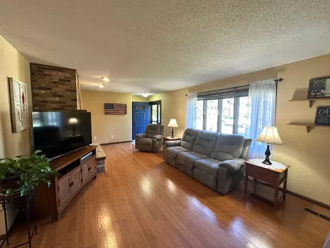 210 E Cabot St, Le Roy, MN 55951 photo 3