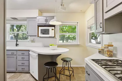 2778 Lakeview Ave, Roseville, MN 55113 photo 3