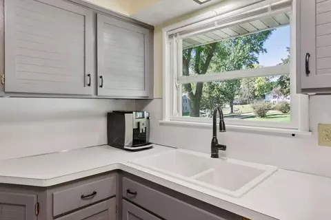 2778 Lakeview Ave, Roseville, MN 55113 photo 8
