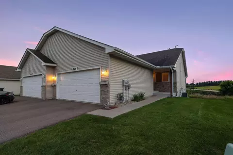1845 Lakeridge Way, Waconia, MN 55387
