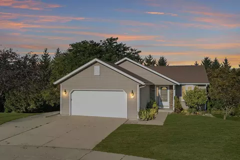 721 Webster Ln SE, Rochester, MN 55904