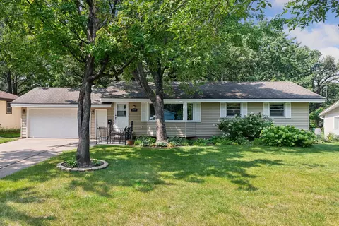 6050 5th St NE, Fridley, MN 55432