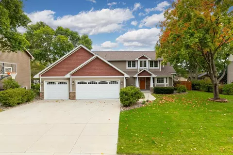 18901 Nature Ln, Eden Prairie, MN 55346