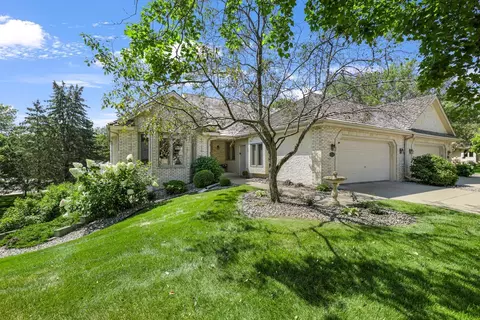 10384 Franlo Rd, Eden Prairie, MN 55347