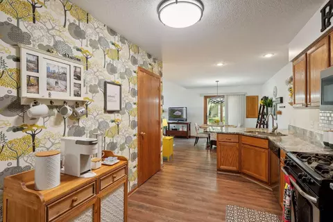 1859 Cliff Lake Ct, Eagan, MN 55122 photo 13