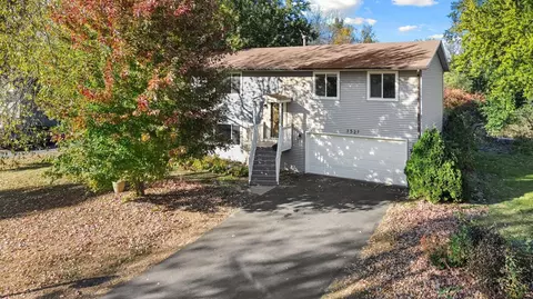 7527 Upper 167th St W, Lakeville, MN 55044