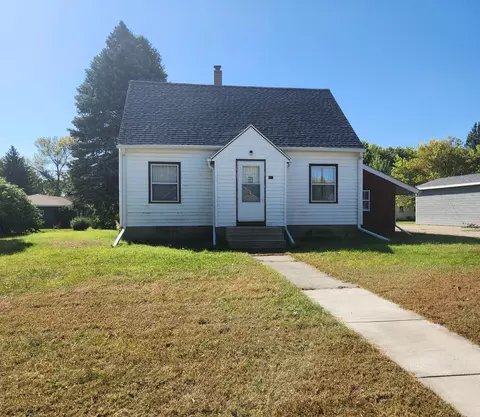 403 E Fairview Ave, Olivia, MN 56277 photo 3