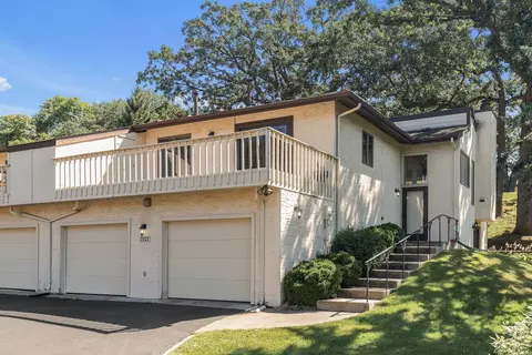 2022 Charlton Rdg, West Saint Paul, MN 55118