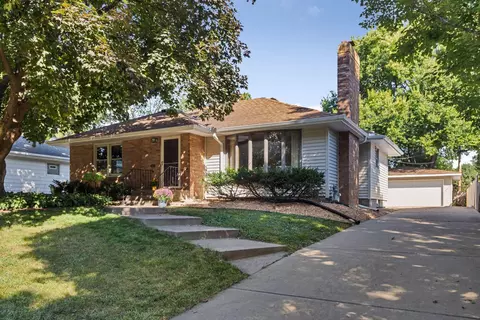 1781 Saunders Ave, Saint Paul, MN 55116