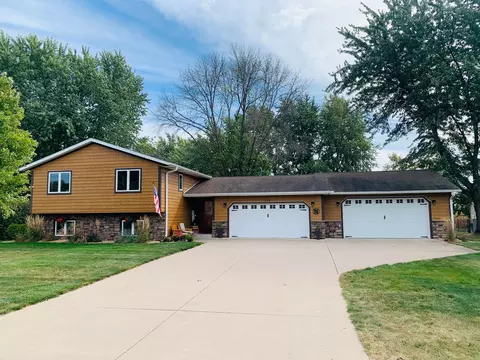 325 Evergreen St W, Vermillion, MN 55085