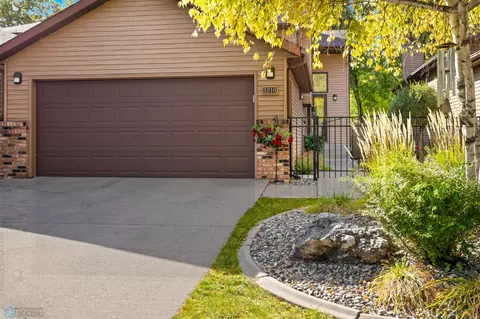 3210 16th Ave S, Fargo, ND 58103