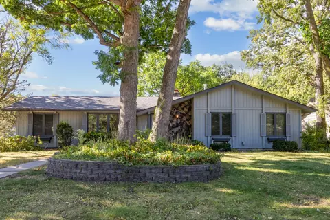 1496 N Innsbruck Dr, Minneapolis, MN 55432