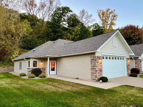 3482 Briarwood Ct, Red Wing, MN 55066