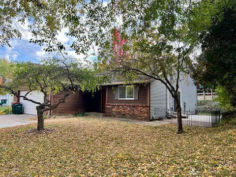 422 River Hills Rd, River Falls, WI 54022