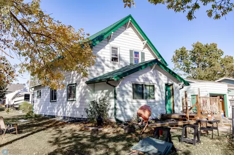 1008 Elm St, Lisbon, ND 58054