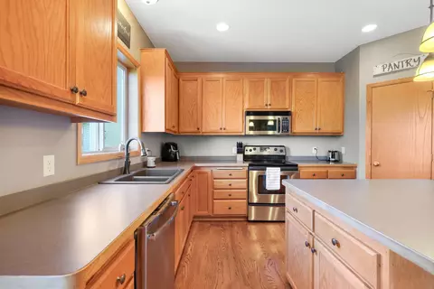 921 Firethorne Trl, Jordan, MN 55352 photo 14