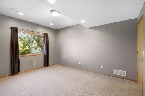 921 Firethorne Trl, Jordan, MN 55352 photo 31