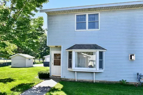 1352 Mcnally Dr #F, Winona, MN 55987