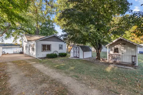 7014 Laura Ln, Saint Peter, MN 56082