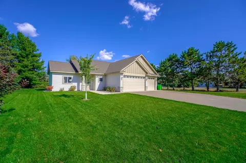 1271 Highland Ct, New Richmond, WI 54017
