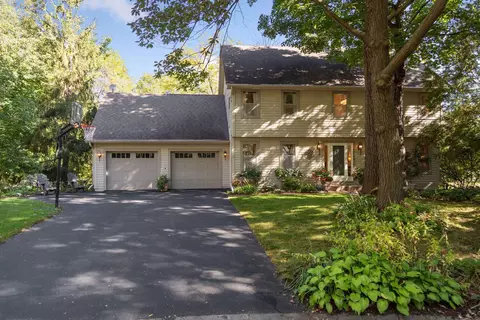 15140 Woodruff Rd, Wayzata, MN 55391