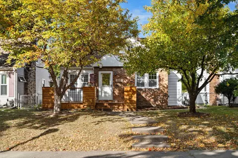 1141 Iowa Ave W, Saint Paul, MN 55108