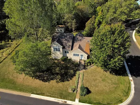 3417 E 4th St, Duluth, MN 55804