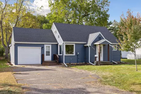 558 W 3rd St, New Richmond, WI 54017