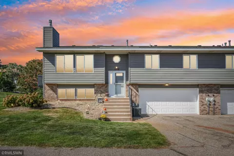 2308 Pond Ave E, Maplewood, MN 55119