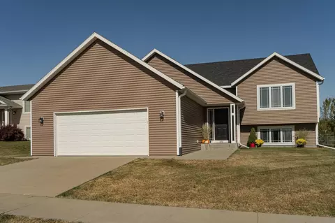 5557 King Arthur Rd NW, Rochester, MN 55901