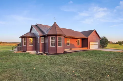 3084 Pokegama Lake Rd, Grasston, MN 55030