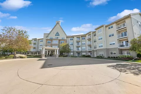 5650 Boone Ave N #419, New Hope, MN 55428