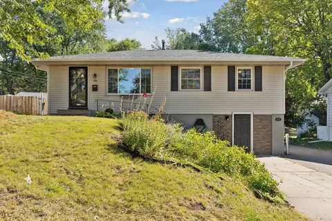 1616 Hillsboro Ave N, Golden Valley, MN 55427