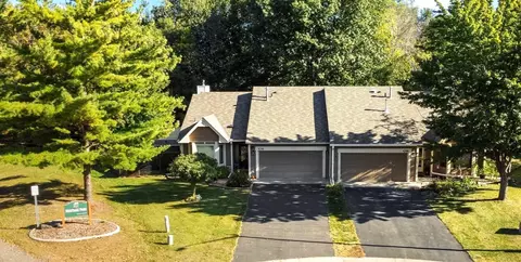 4346 Heritage Dr, Vadnais Heights, MN 55127