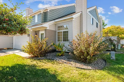 4068 Beaver Dam Rd, Eagan, MN 55122